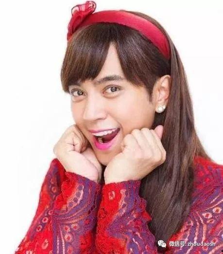 朱碧石搞笑照片,笑翻网友的“表情包”传奇