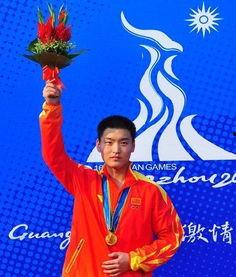 翟羽佳资料,才华横溢的年轻艺术家，跨界融合的创意先锋